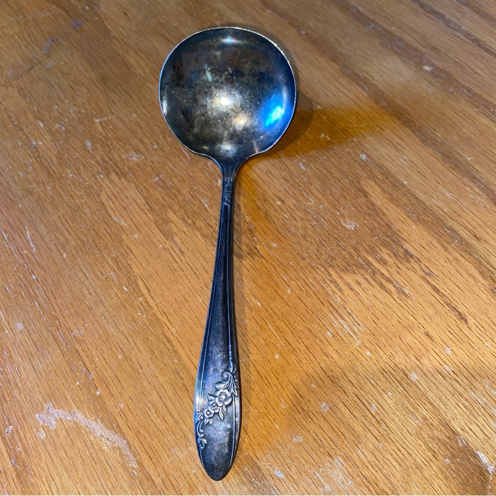 Oneida Community Tudor Plate 1946 Queen Bess II Gravy Ladle Silverplate